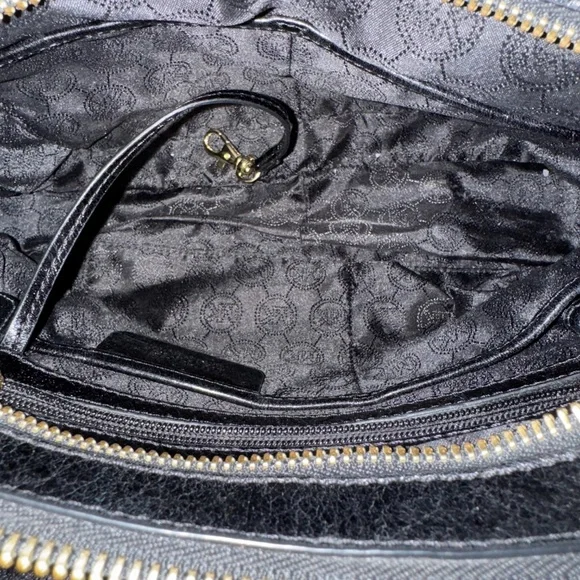 Michael Kors Alexis Medium Satchel Black - Picture 5 of 11